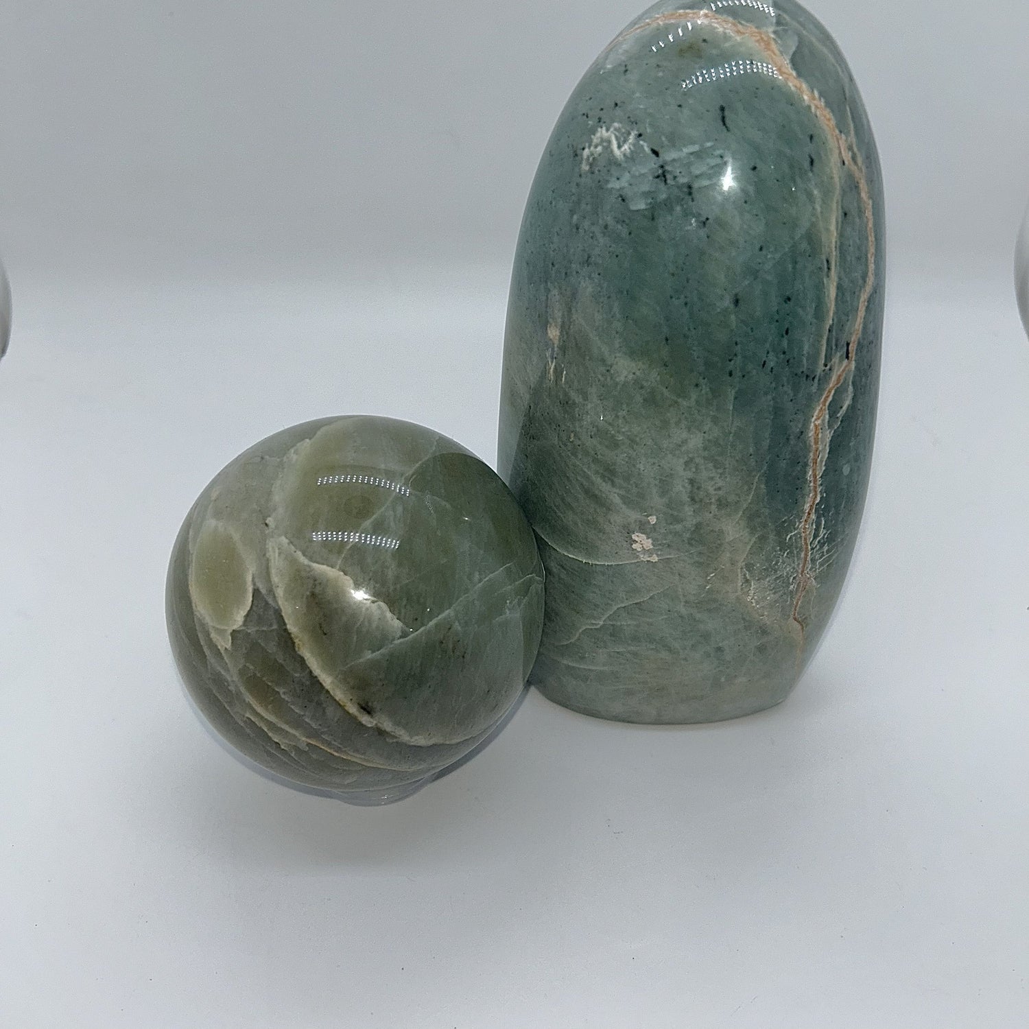 Moonstone, Garnierite