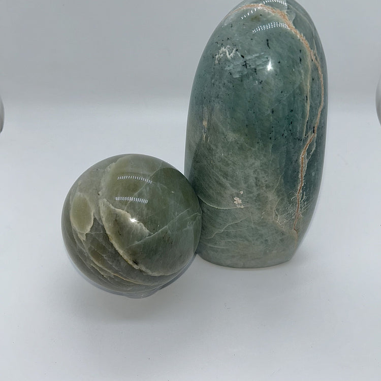 Moonstone, Garnierite