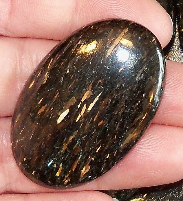 Nuummite