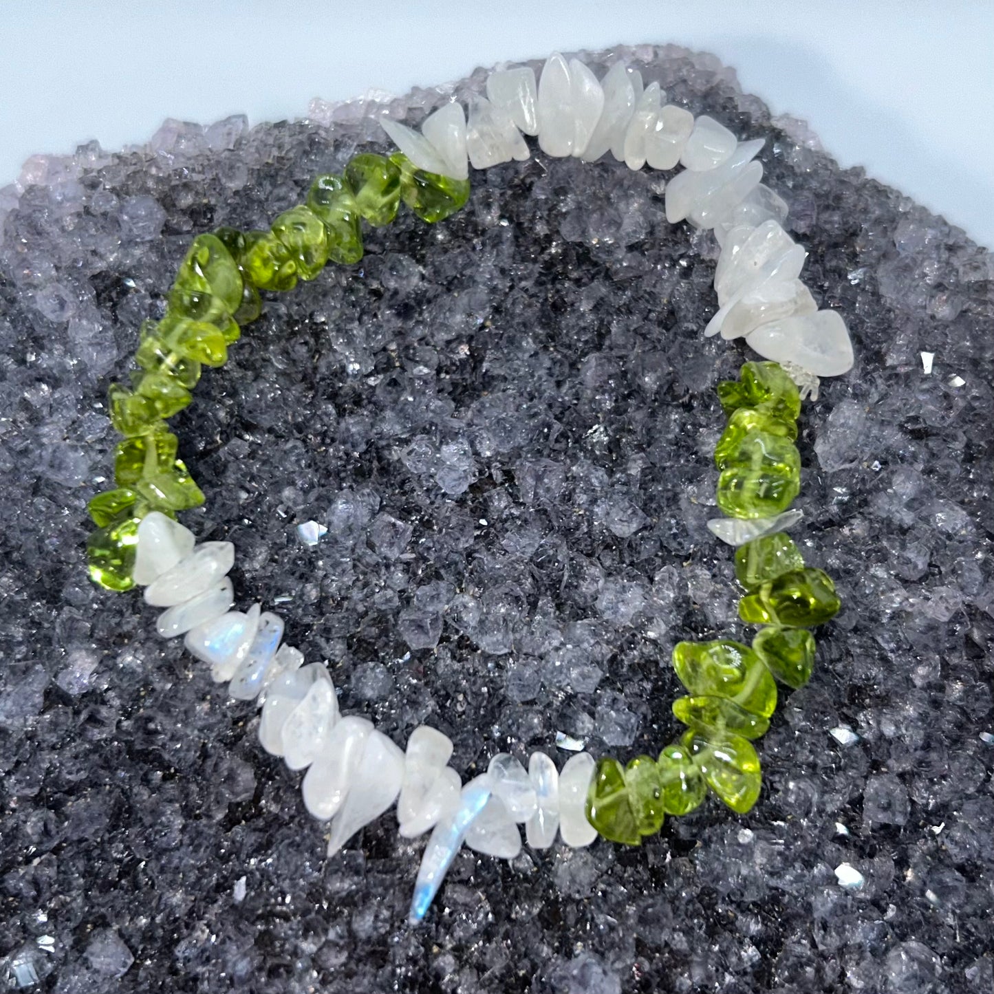 Chip White Moonstone & Peridot